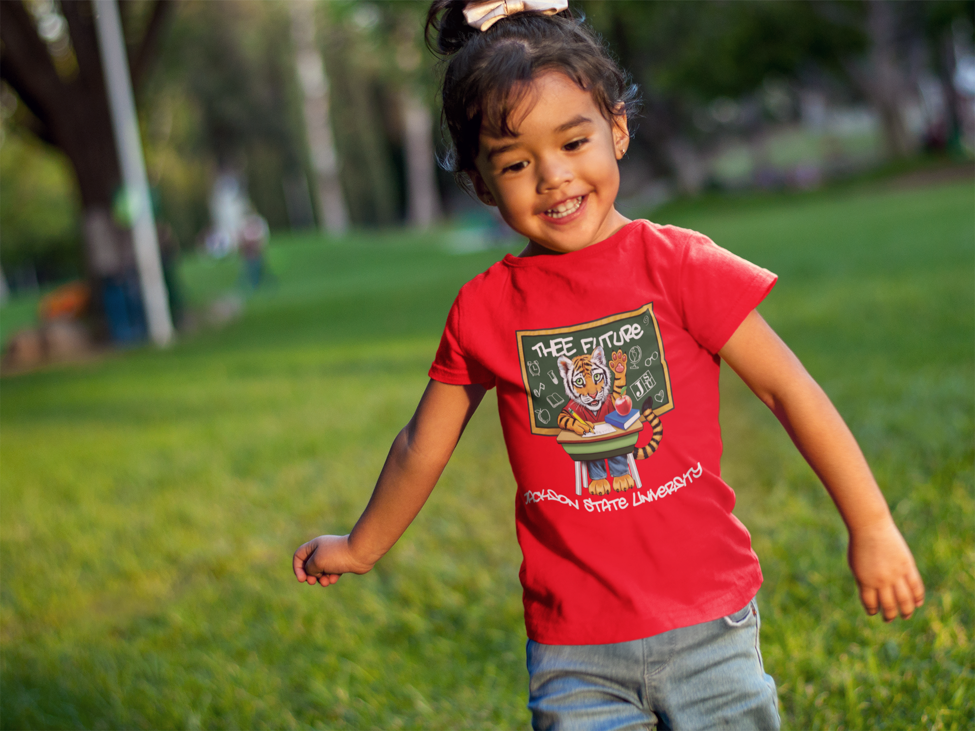Toddler red crewneck t-shirt with front graphic print and short sleeves
