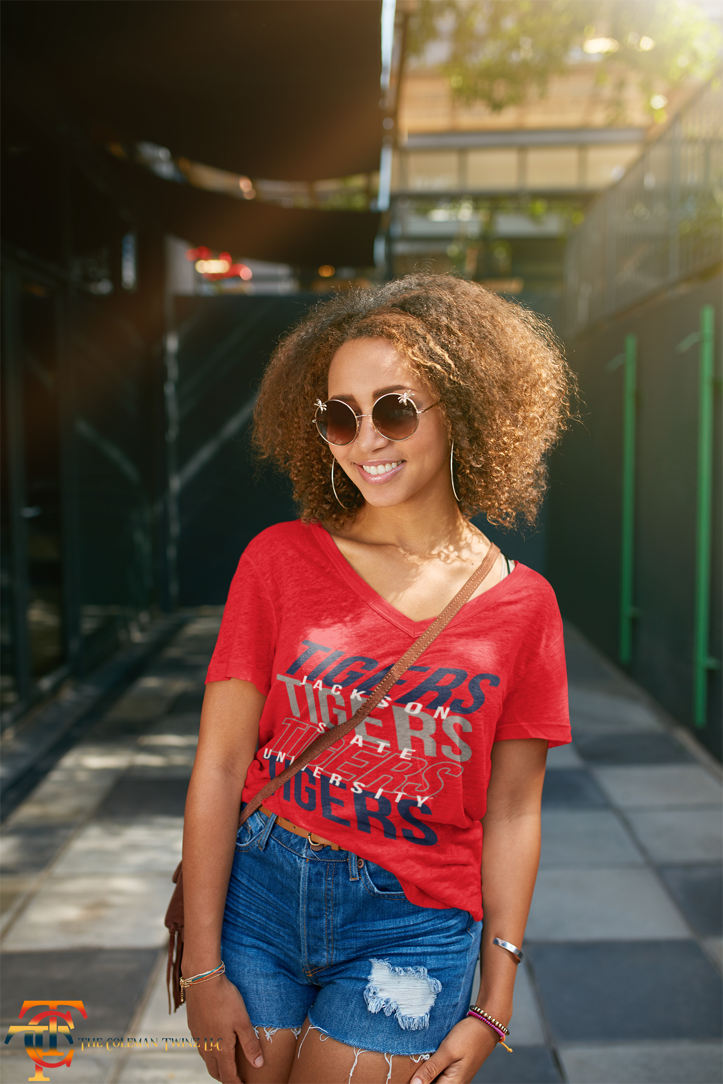 Red retro short-sleeve T-shirt with v-neck and Tigers graphic print